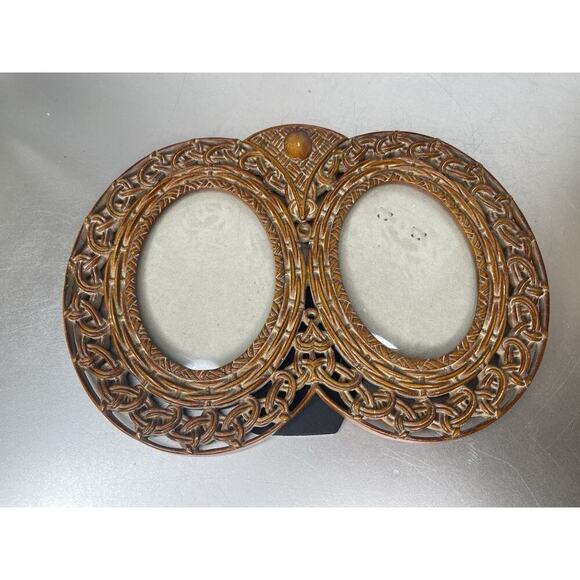 Vintage Oval Photo Standing Picture Frame Convex Bubble Glass Carved Wood - Picture 1 of 6